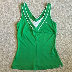 Nike Tennis Athletic Workout Top in Green Women’s Size Small